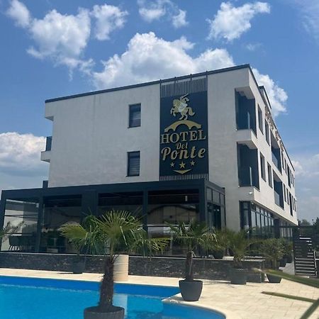 Hotel Del Ponte Тырговиште Экстерьер фото