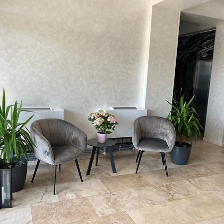 Hotel Del Ponte Тырговиште Экстерьер фото