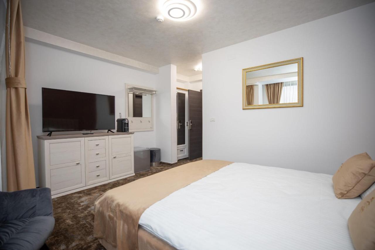Hotel Del Ponte Тырговиште Экстерьер фото