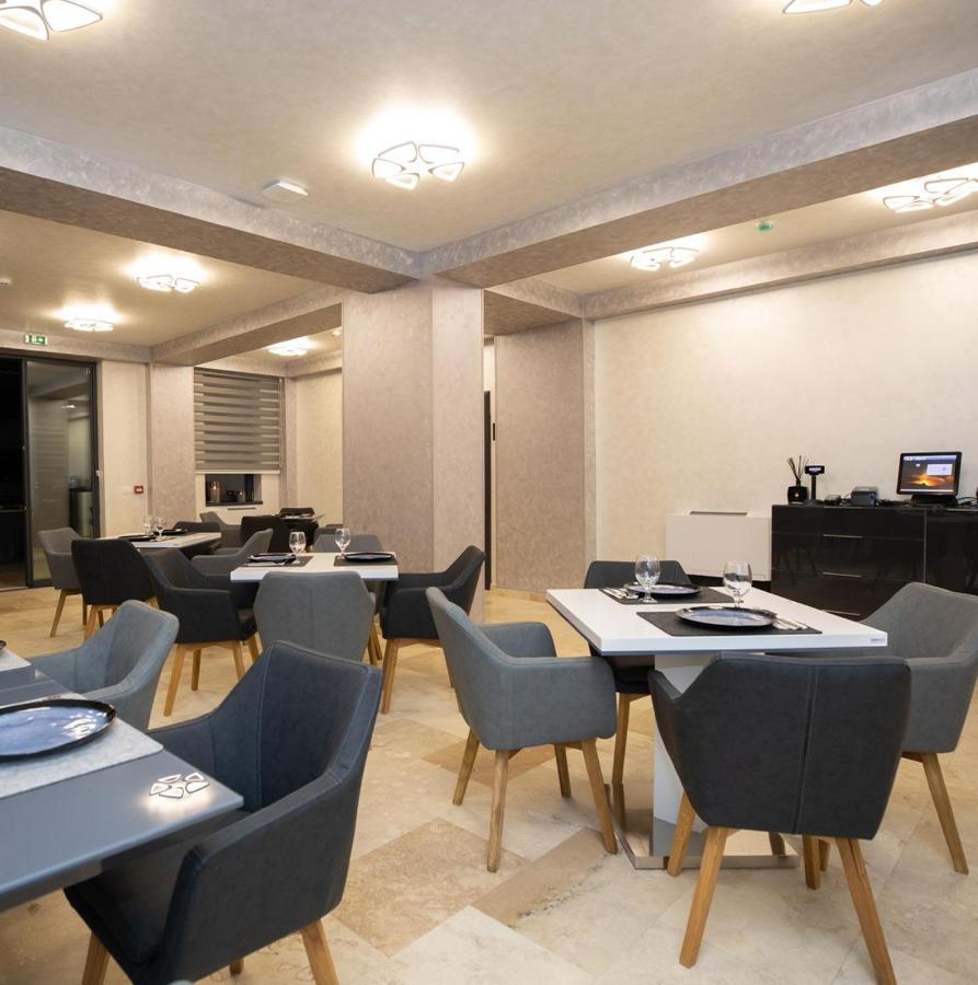 Hotel Del Ponte Тырговиште Экстерьер фото