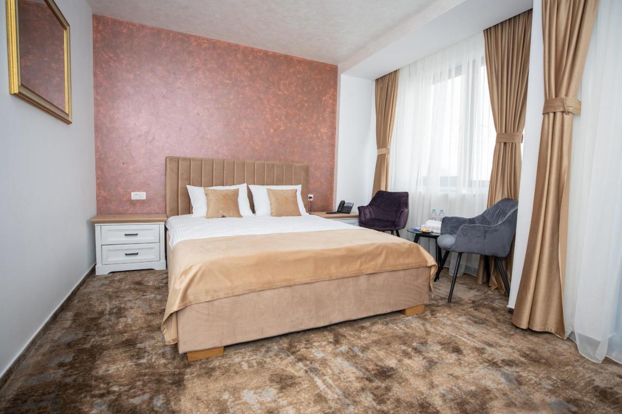 Hotel Del Ponte Тырговиште Экстерьер фото