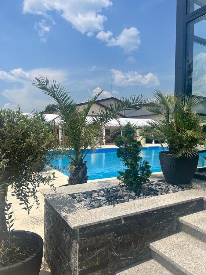 Hotel Del Ponte Тырговиште Экстерьер фото