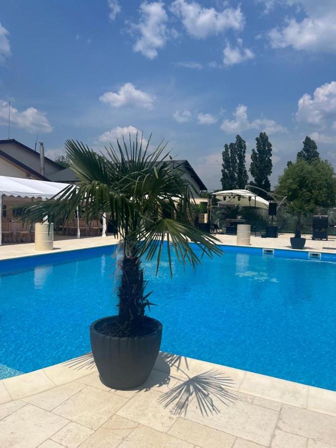 Hotel Del Ponte Тырговиште Экстерьер фото